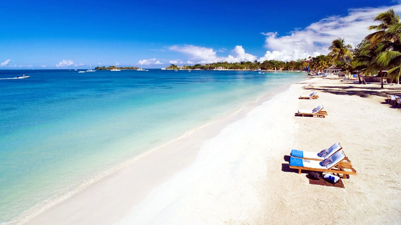 <span id="hs_cos_wrapper_name" class="hs_cos_wrapper hs_cos_wrapper_meta_field hs_cos_wrapper_type_text" style="" data-hs-cos-general-type="meta_field" data-hs-cos-type="text" >5 Motivos para Invertir en la Riviera Maya</span>